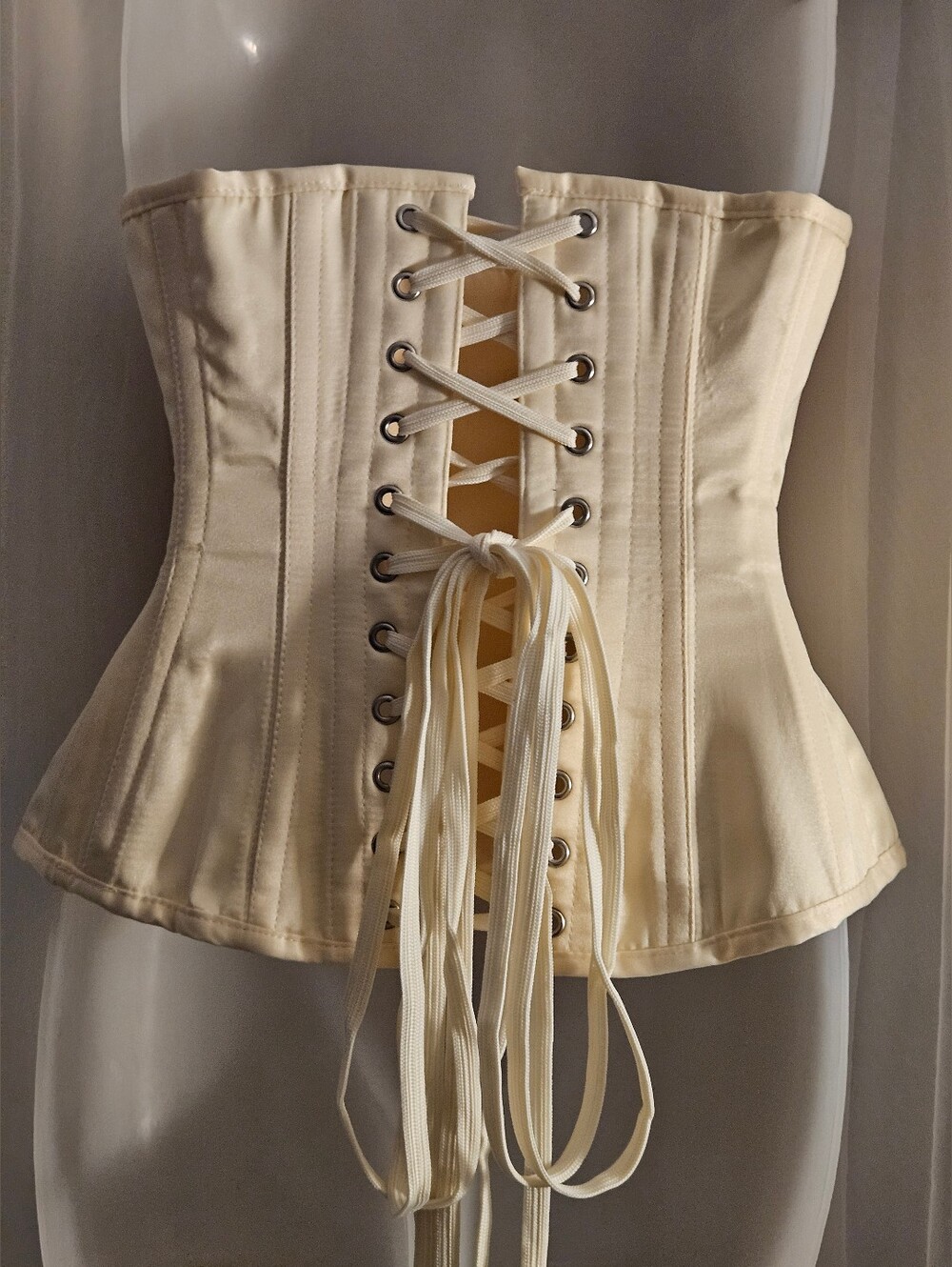 Corset Story Cream Satin Underbust Corset - Picture 4 of 9